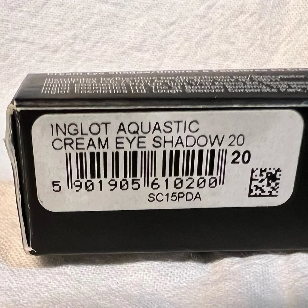 Inglot '20' aquastic cream eyeshadow - Picture 3 of 6